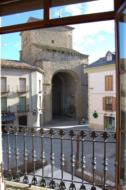 Hostal Paris Jaca Exterior foto